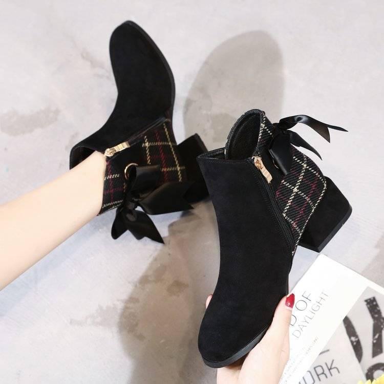 Giày boot cao gót phong cách trẻ trung dành cho nữ