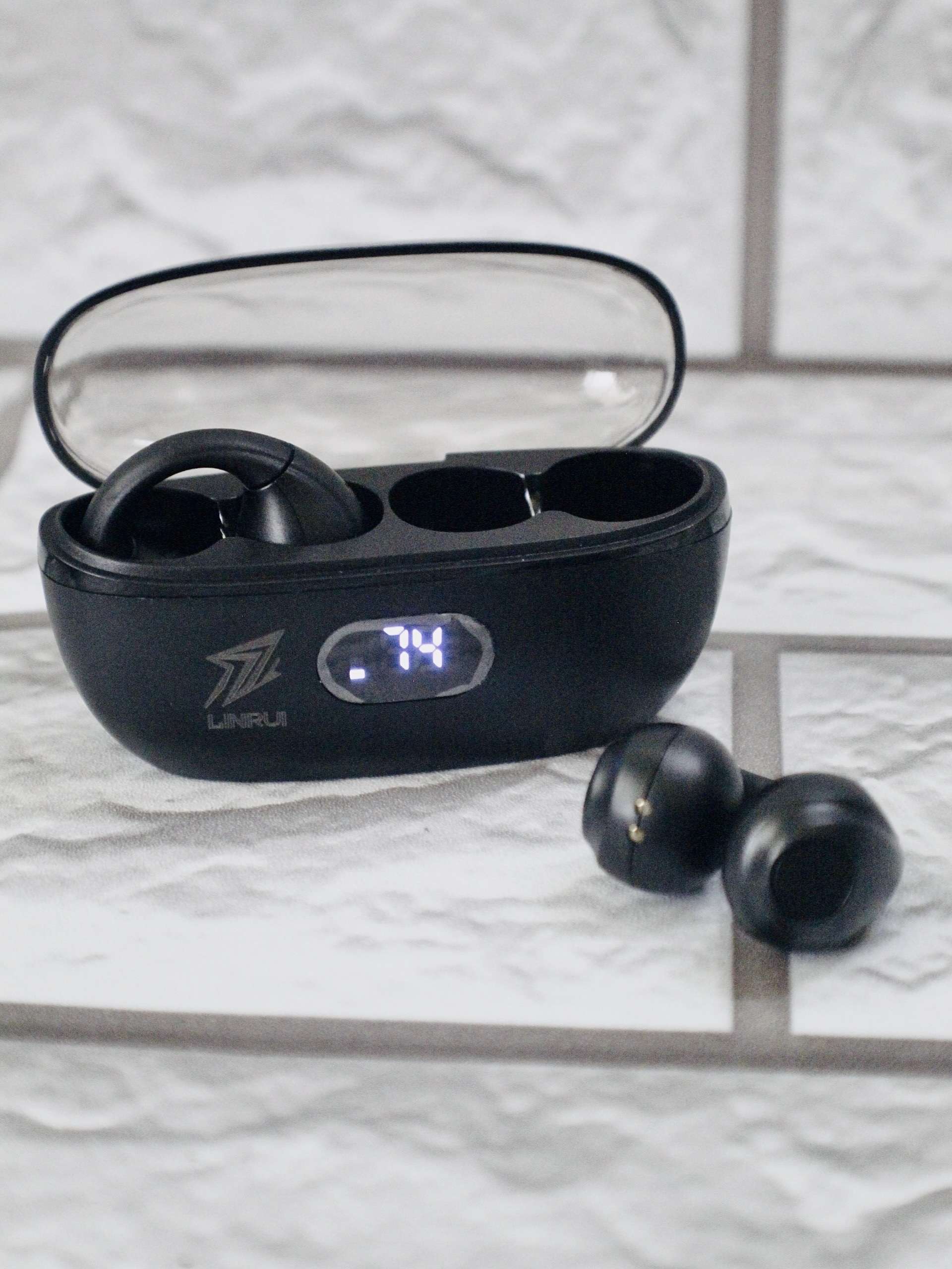 Tai Nghe Thể Thao Bluetooth Kẹp Tai Không Dây Chống Nước Có Mic - Hàng Chính Hãng