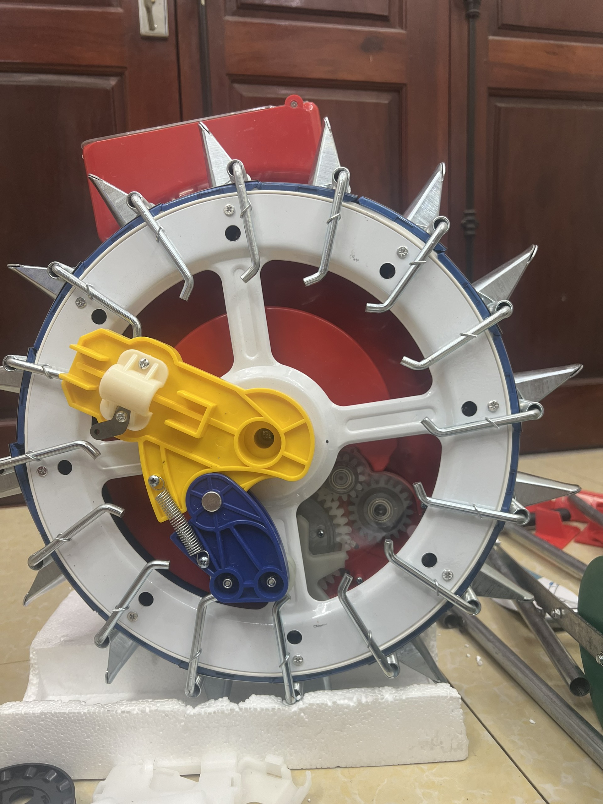 Máy Tra Lạc Đậu Phộng 16 Mỏ Khung Kim Loại Chắc Chắn Gieo Thay Đổi Được Khoảng Cách Tối Thiểu 10cm Gieo Ngô Bắp