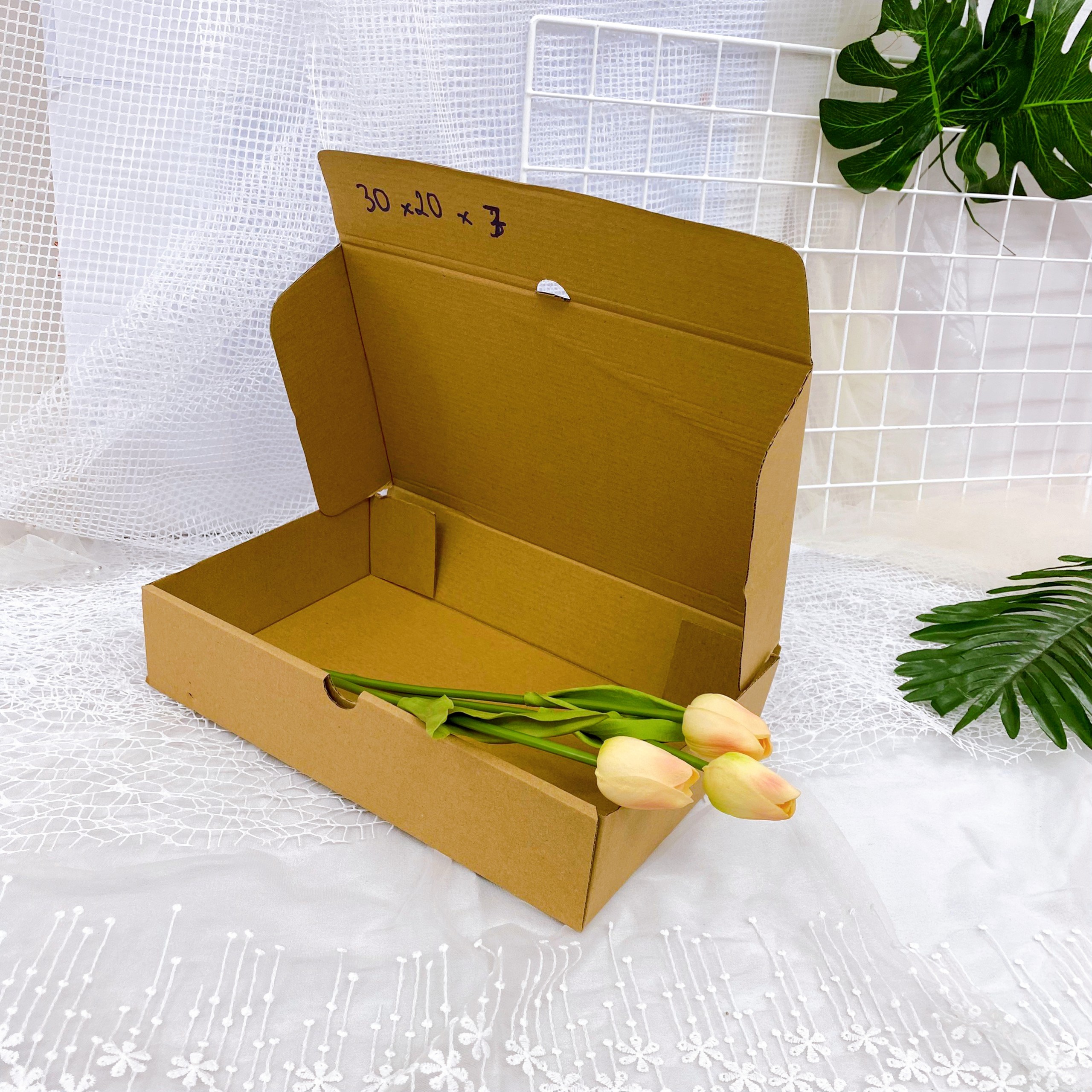 Hộp carton nâu nắp gài 30x20x7cm đựng quần áo gói hàng nhanh chóng