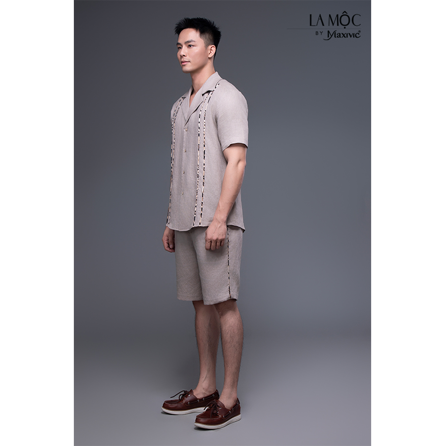 Quần nam linen kem sẫm ngắn viền sườn