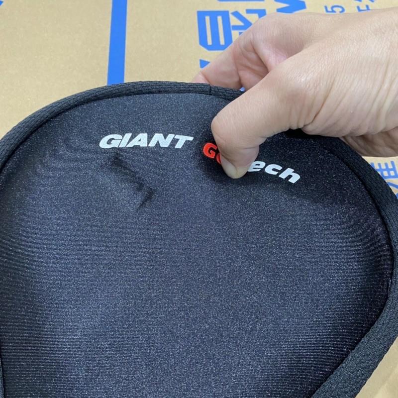 Bọc yên xe đạp GIANT SADDLE COVER SELF MADE RIM RAW GEL (Chính Hãng)