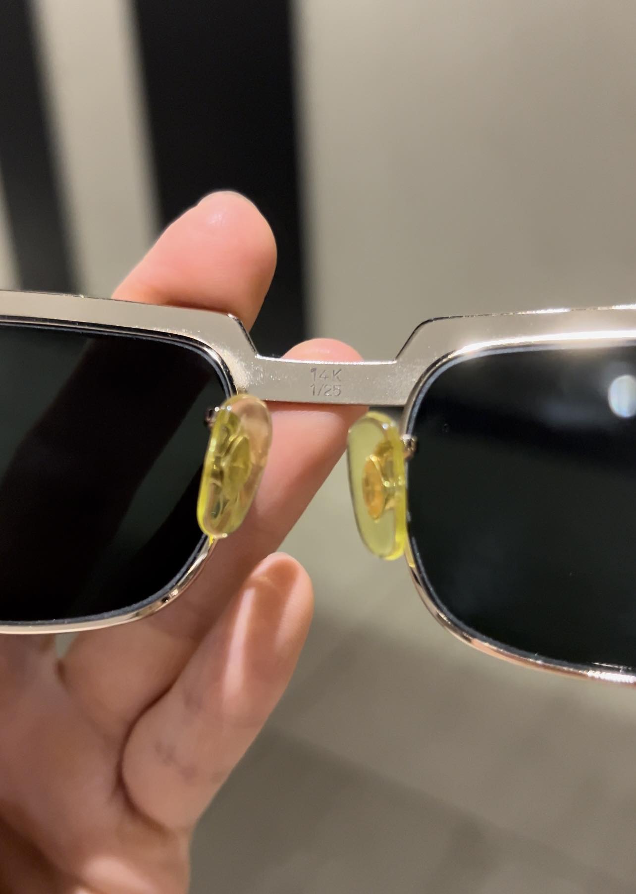 Kính râm Nam cao cấp Solex chữ H thủy tinh 14K Càng Titanium