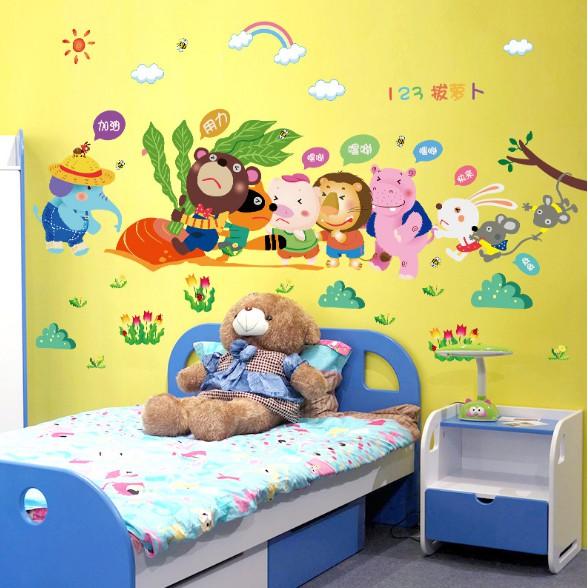 Decal dán tường trang trí - Các thú giúp kéo Củ Cà Rốt 02