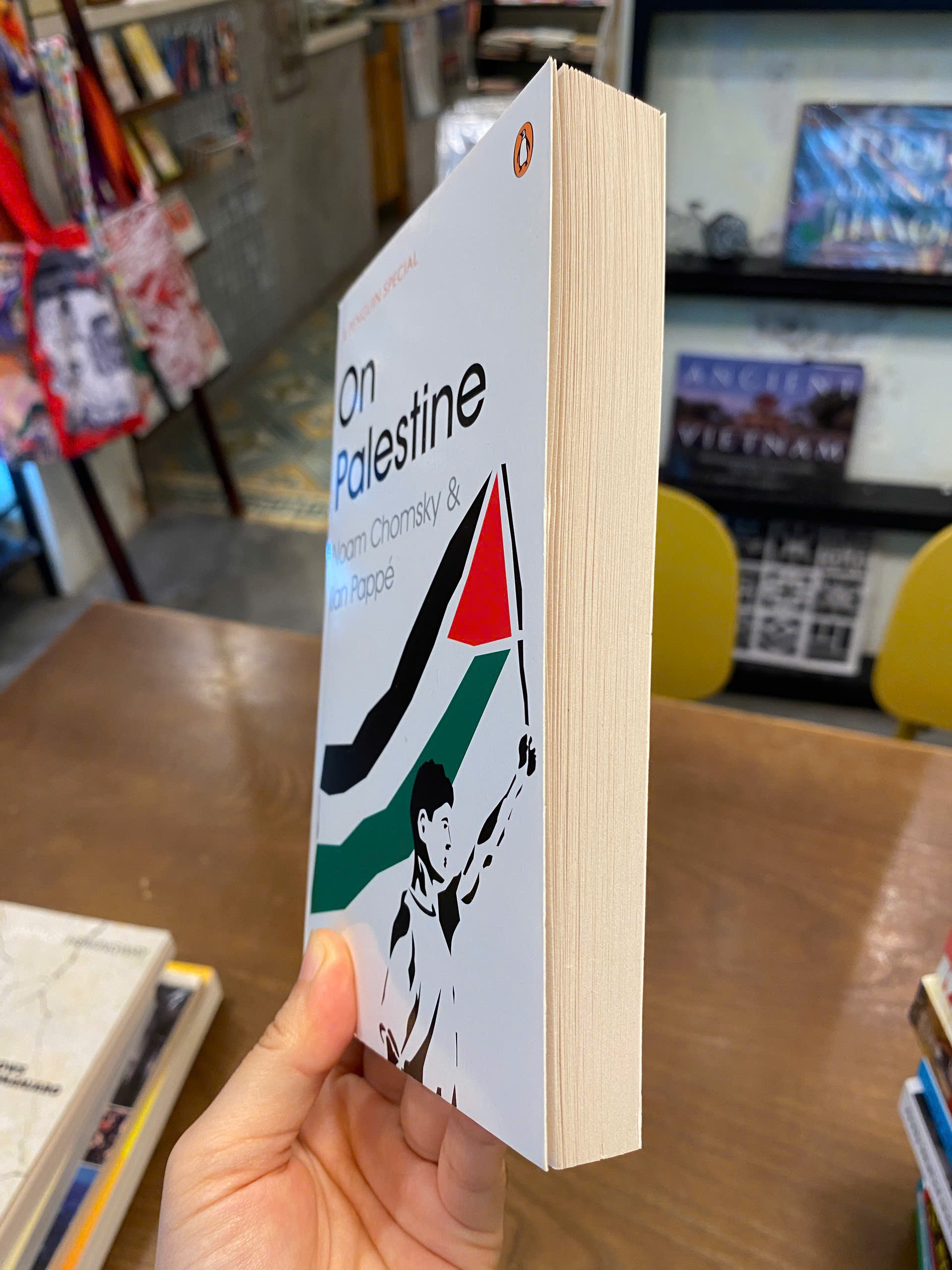 Sách - On Palestine by Noam Chomsky | History Nonfiction / Pocket Size / Ngoại văn Nhập khẩu