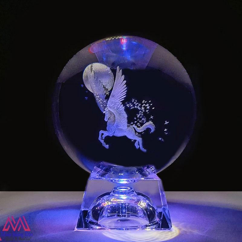 Bộ Quà Tặng Quả Cầu Pha Lê 3D LED Cô Gái Aisha 6CM