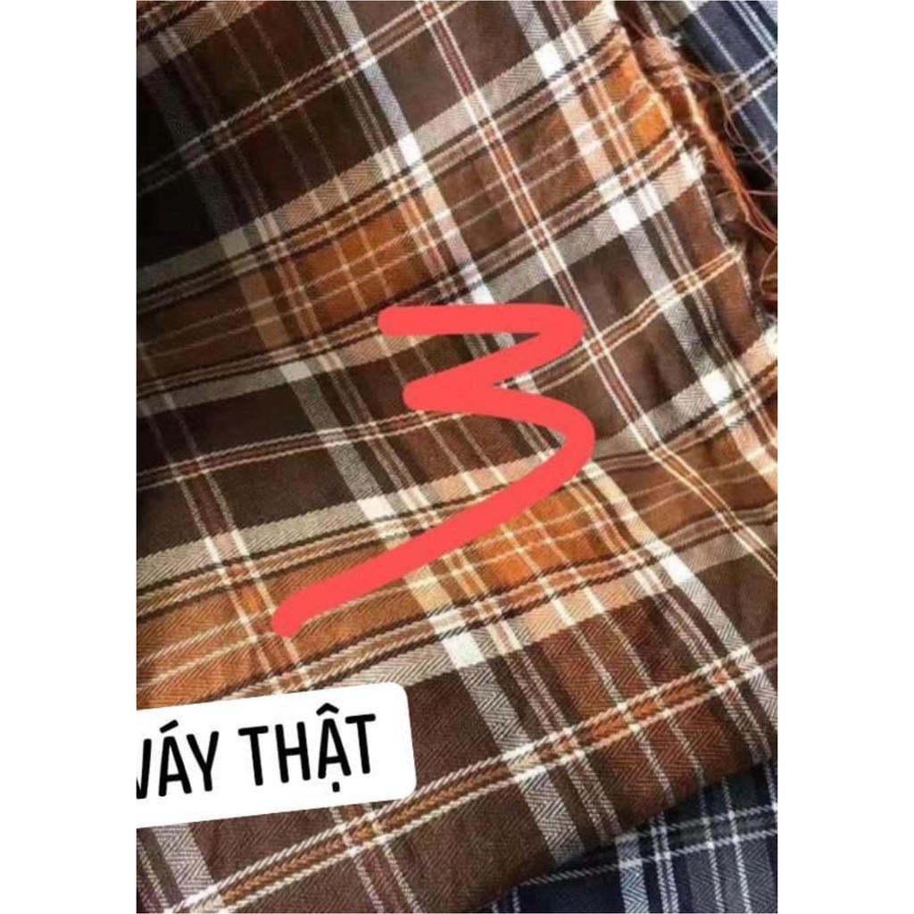 Chân váy kẻ chữ A