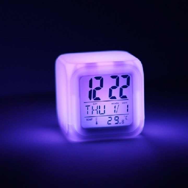 Đồng hồ báo thức để bàn phát sáng đổi màu (Tặng kèm miếng thép đa năng 11in1)