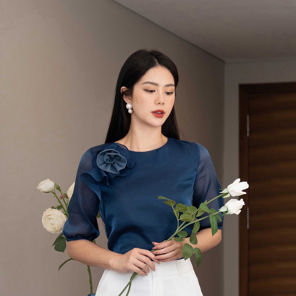 Áo Sơ Mi Nữ Thòi Trang Công Sở UK Fashion Thiết Kế Cổ Hoa Hồng Vải Hàn Cao Cấp Mềm Mịn Không Nhăn Nữ Tính NKSM2201010