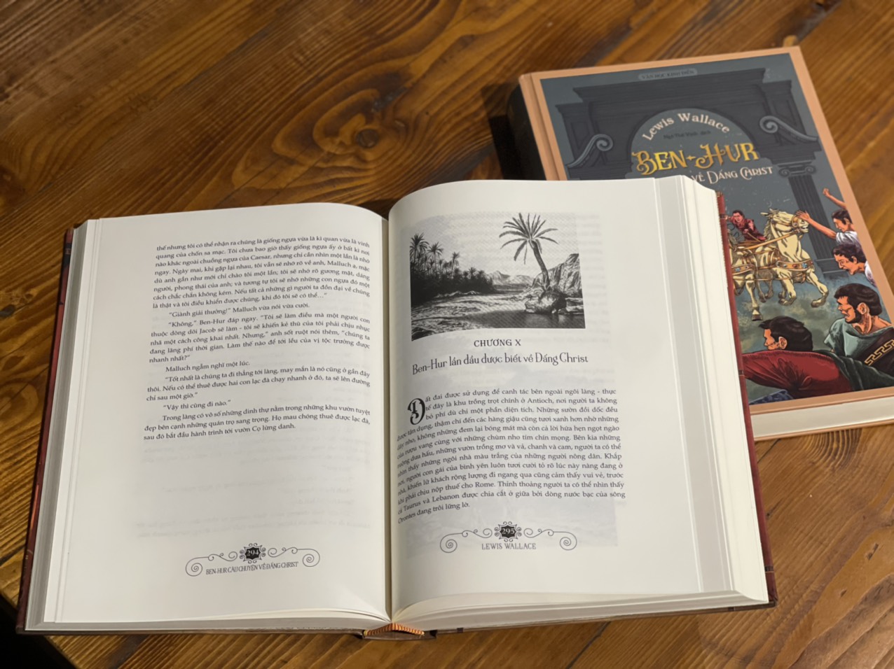 (Combo 2 cuốn xanh + đỏ - Bìa cứng tặng 1 bookmark và 1 postcard ) BEN-HUR: CÂU CHUYỆN VỀ ĐẤNG CHRIST - Lewis Wallace – Ngô Thế Vinh dịch – Phuc Minh Book – NXB Văn Học