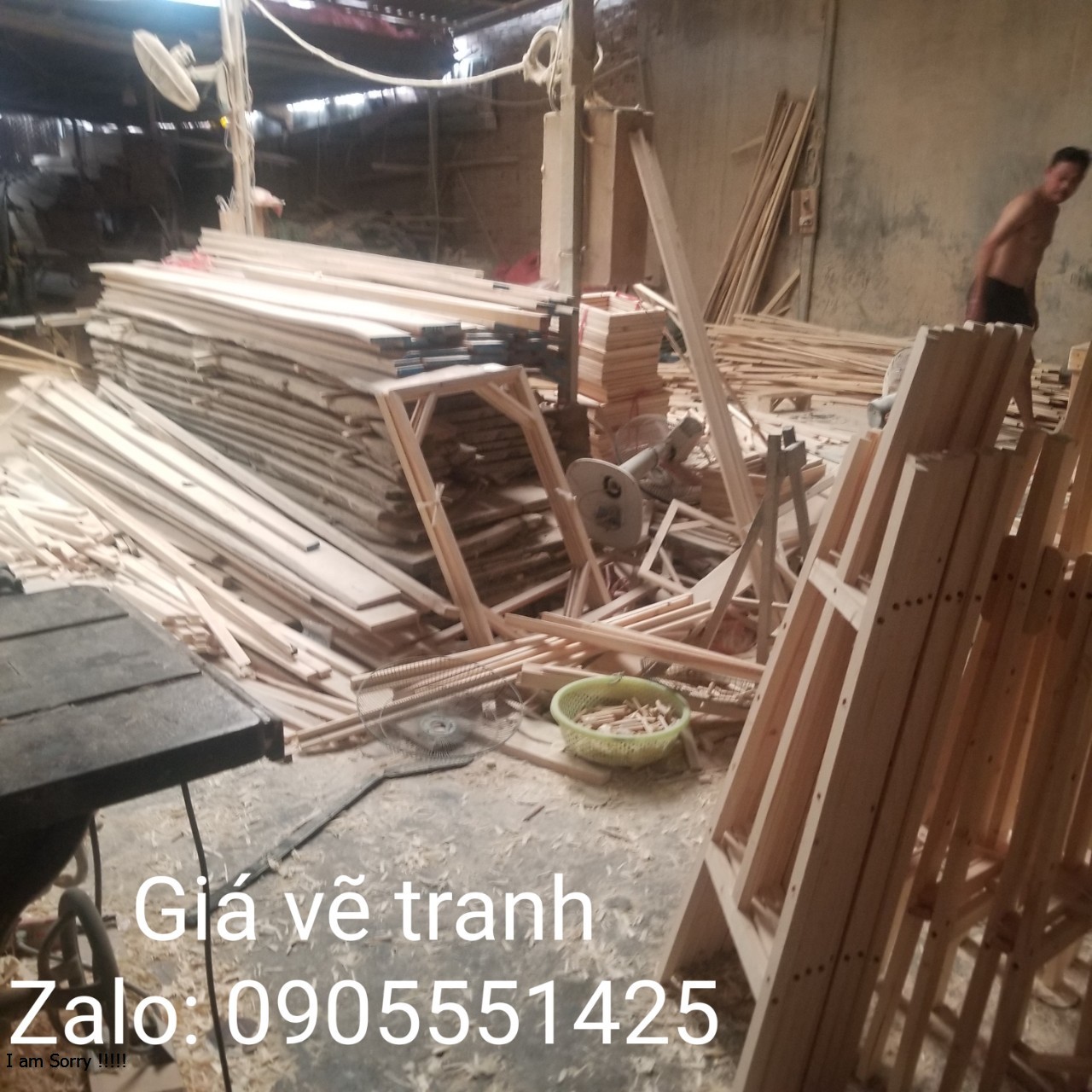 Giá vẽ tranh cao 1,3 mét có tân đưa cao thấp, gỗ thông tự nhiên.