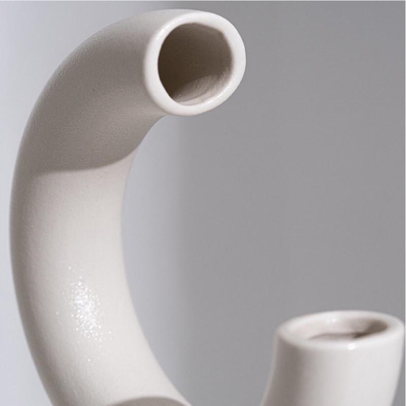 Bình gốm màu trắng hình mặt trăng Crescent