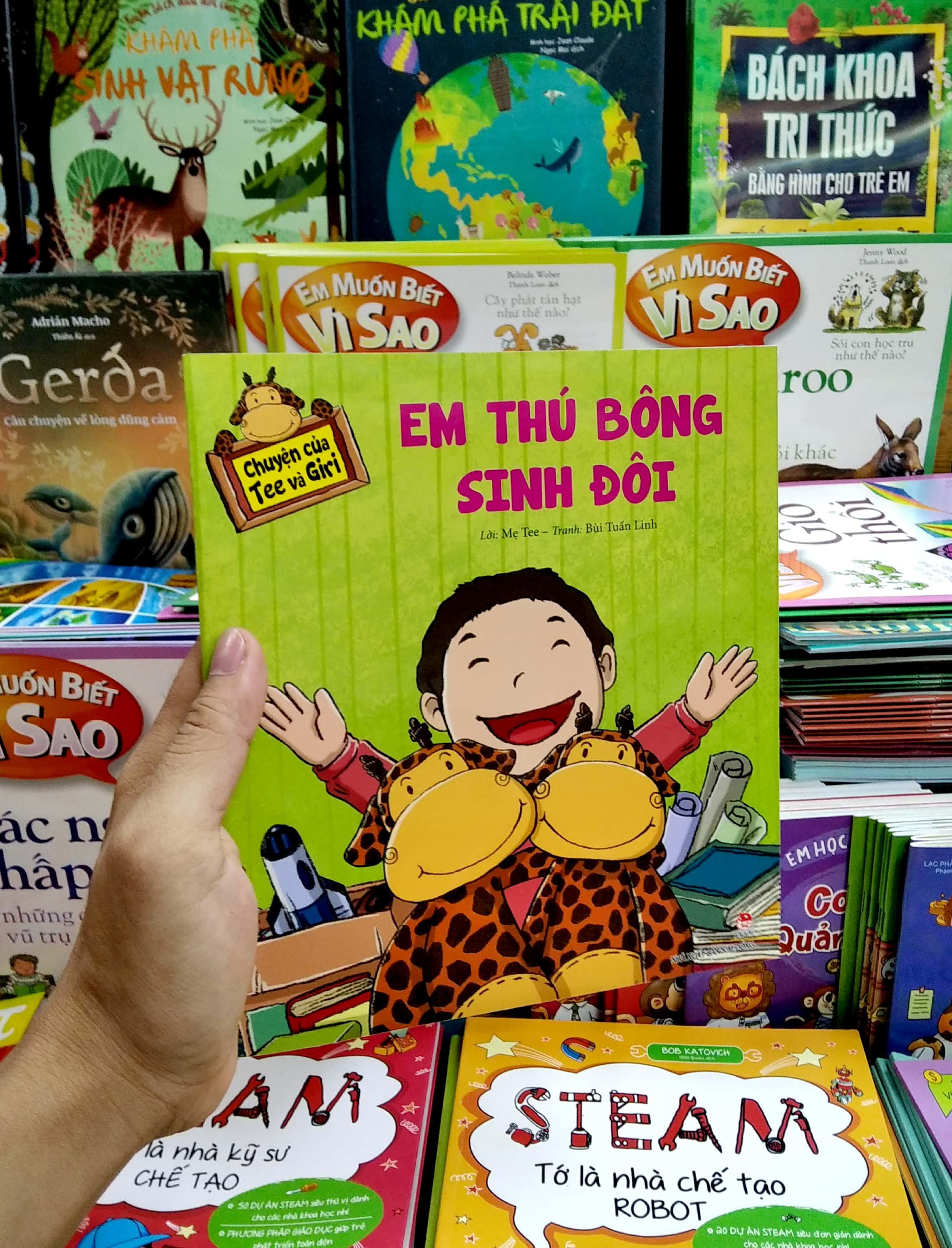 Sách Chuyện Của Tee Và Giri: Em Thú Bông Sinh Đôi