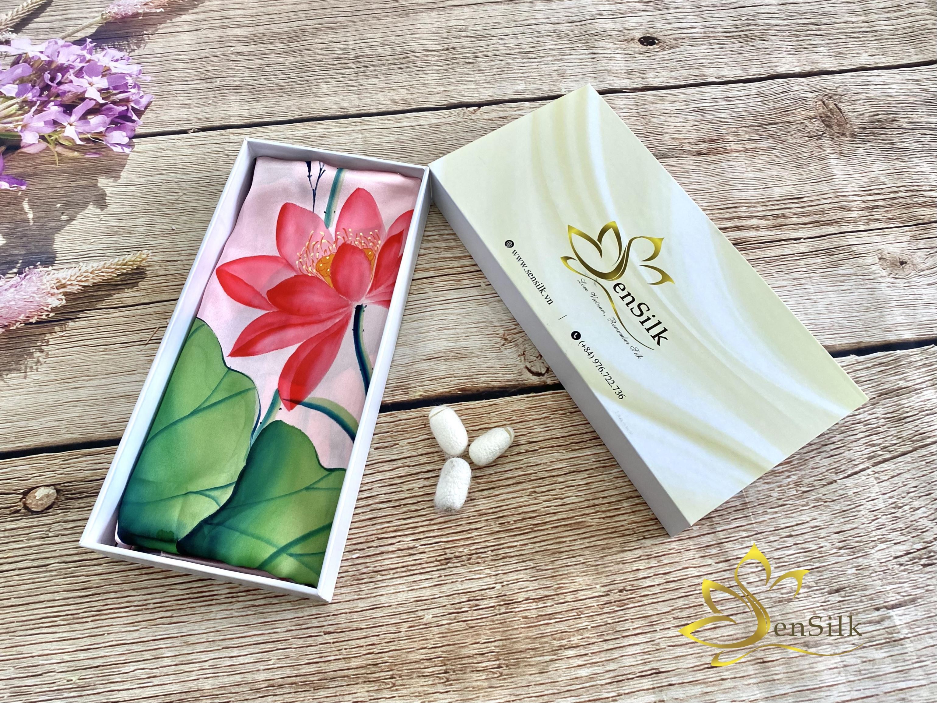 Khăn Lụa Vẽ Tay SenSilk Limited - Mẫu Hoa Sen , Quà Tặng Đẳng Cấp Silk Painting 180x55cm, Lụa Tơ Tằm Bảo Lộc Cao Cấp