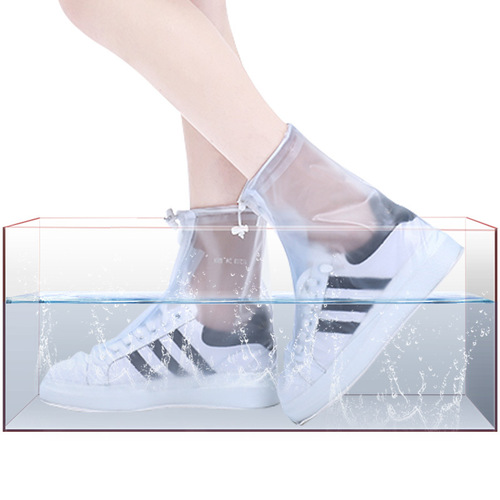 Bọc giày đi mưa cổ lửng đen và trong