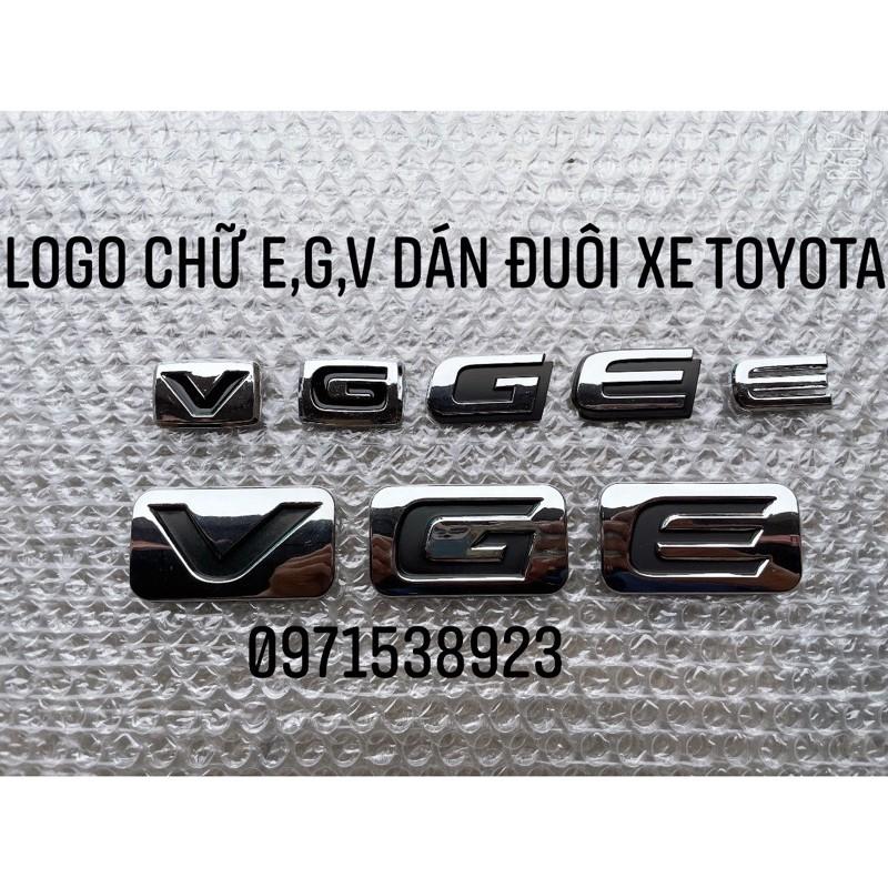 Chữ nổi E G V chuyên dán thân xe toyota.