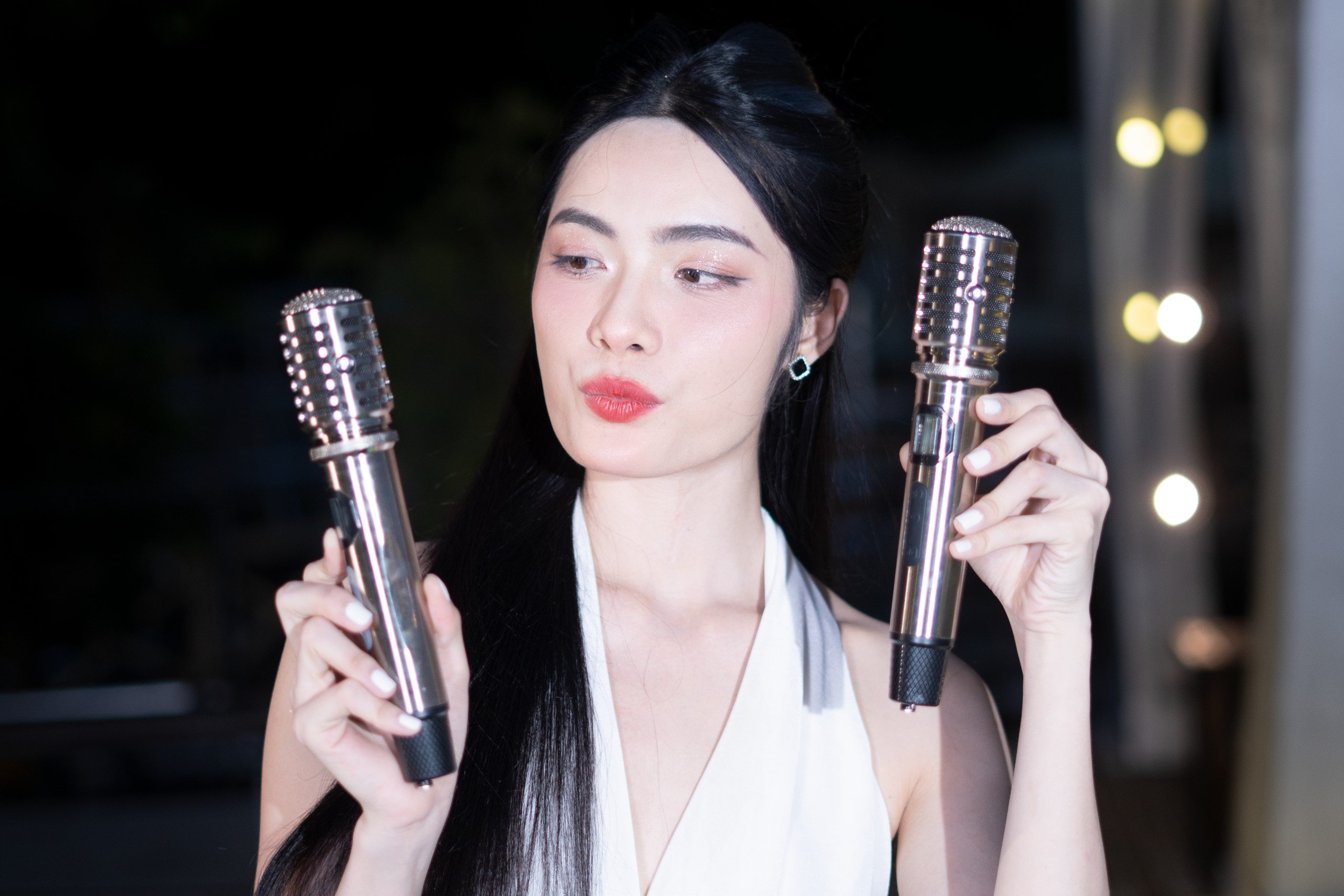 Loa Màn Hình MTMAX TB3388 Bass50 Mới Nhất Đã Có Mặt Tại Việt Nam Màn Hình 22inch Góc Nhìn 178 Độ Công suất 600W Hệ Thống 9 Loa, 3 Đường Tiếng Đi Kèm Cặp Micro Kim Loại Sang Trọng Chống Hú Cao Cấp.HÀNG CHÍNH HÃNG