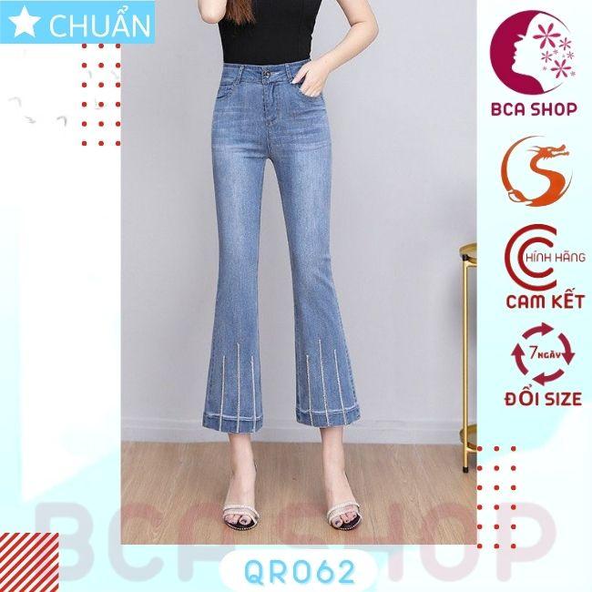 Quần jean nữ ống loe QRO62 ROSATA tại BCASHOP dáng lửng trên mắt cá, thêu dọc cách điệu ở lai, lưng cao 1 nút