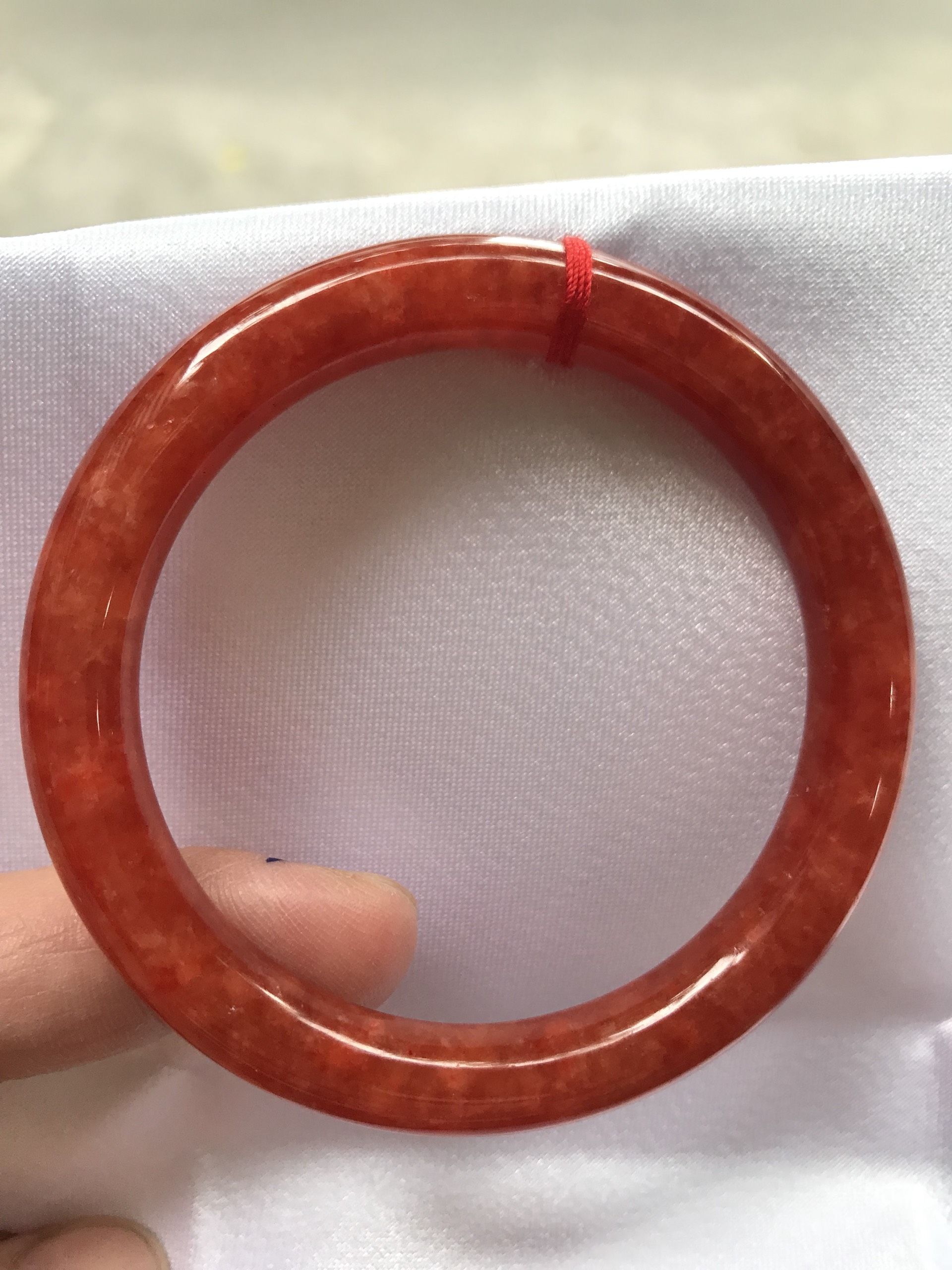 Vòng Cẩm Thạch Đỏ Đẹp A Ni 51mm x chột 8mm màu đỏ bông tươi sáng bóng đẹp nữ 50kg - 53kg đeo mệnh hỏa mệnh thổ đeo xuất sắc đẹp món quà tặng ý nghĩa ạ