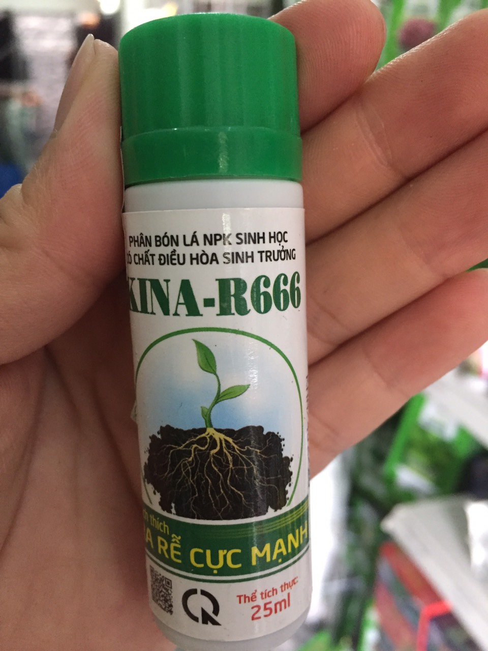 Phân bón NPK sinh học KINA R666 kích thích RA RỄ CỰC MẠNH Chai 25ml