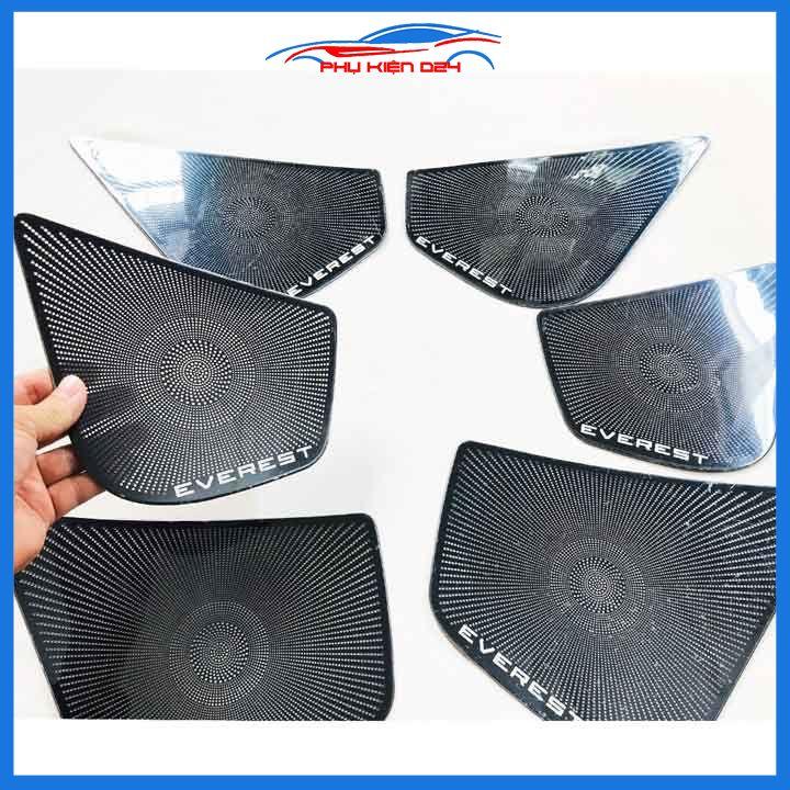 Bộ ốp màng loa vân Titan cho xe Everest 2016-2017-2018-2019-2020-2021-2022 chống xước trang trí nội thất ô tô