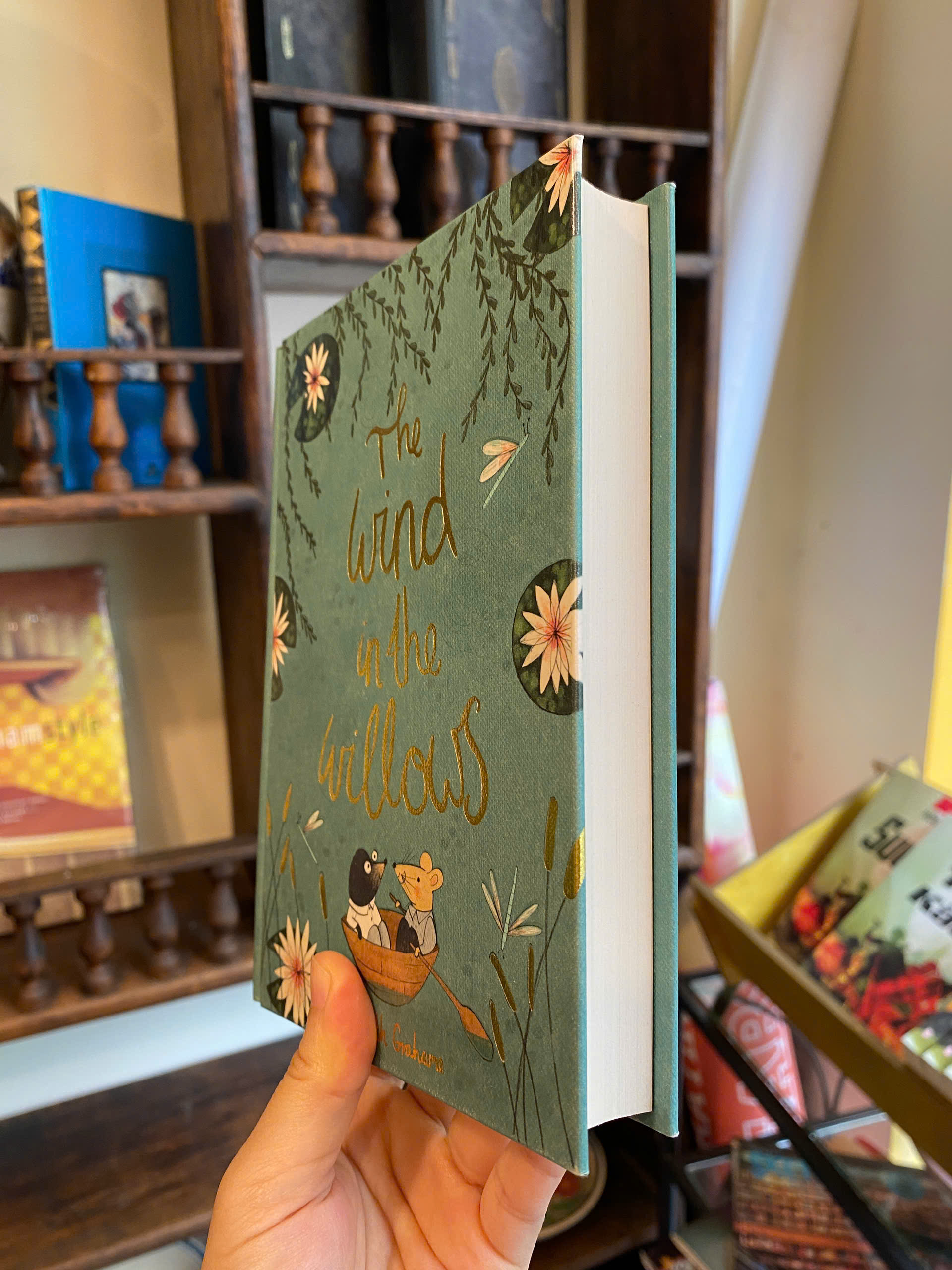 Sách - The Wind in the Willows by Kenneth Grahame | Classic Children Fiction / Hardcover / Ngoại văn