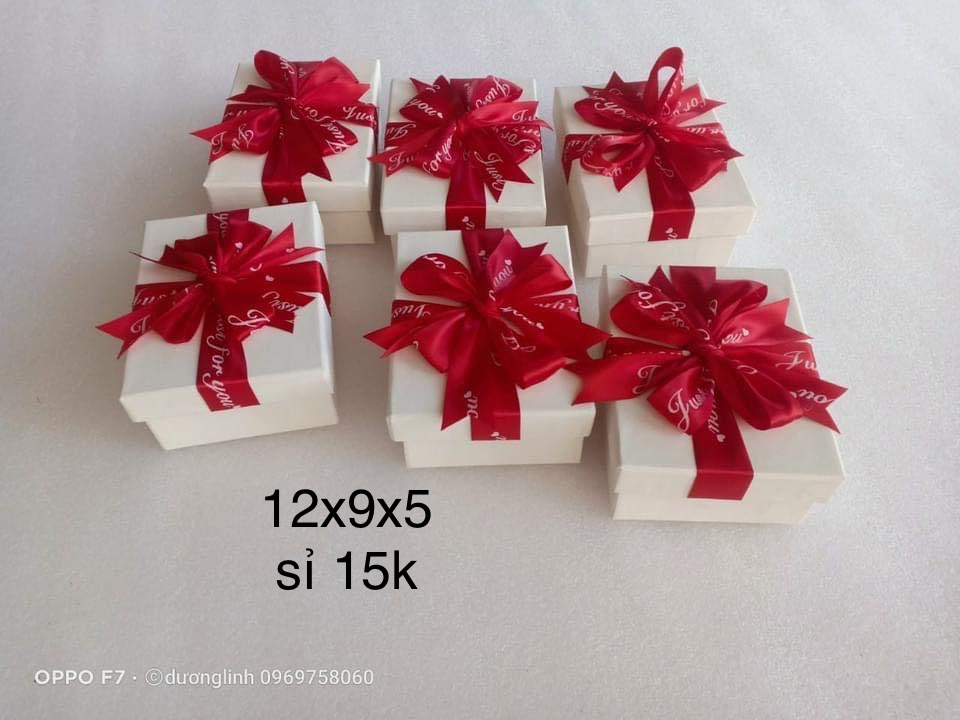 Hộp quà xinh xắn, 12x9 cao 5cm