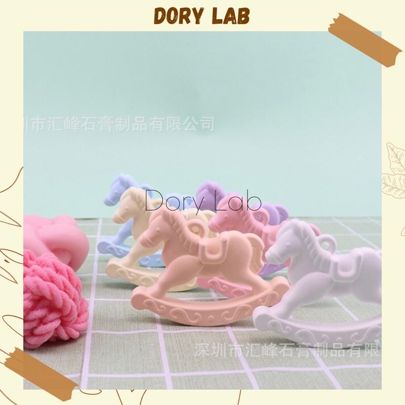 Sáp Thơm Tinh Dầu Hình Ngựa Gỗ Treo Tủ Quần Áo, Xe Ô Tô, Khử Mùi Phòng Handmade - Dory Lab