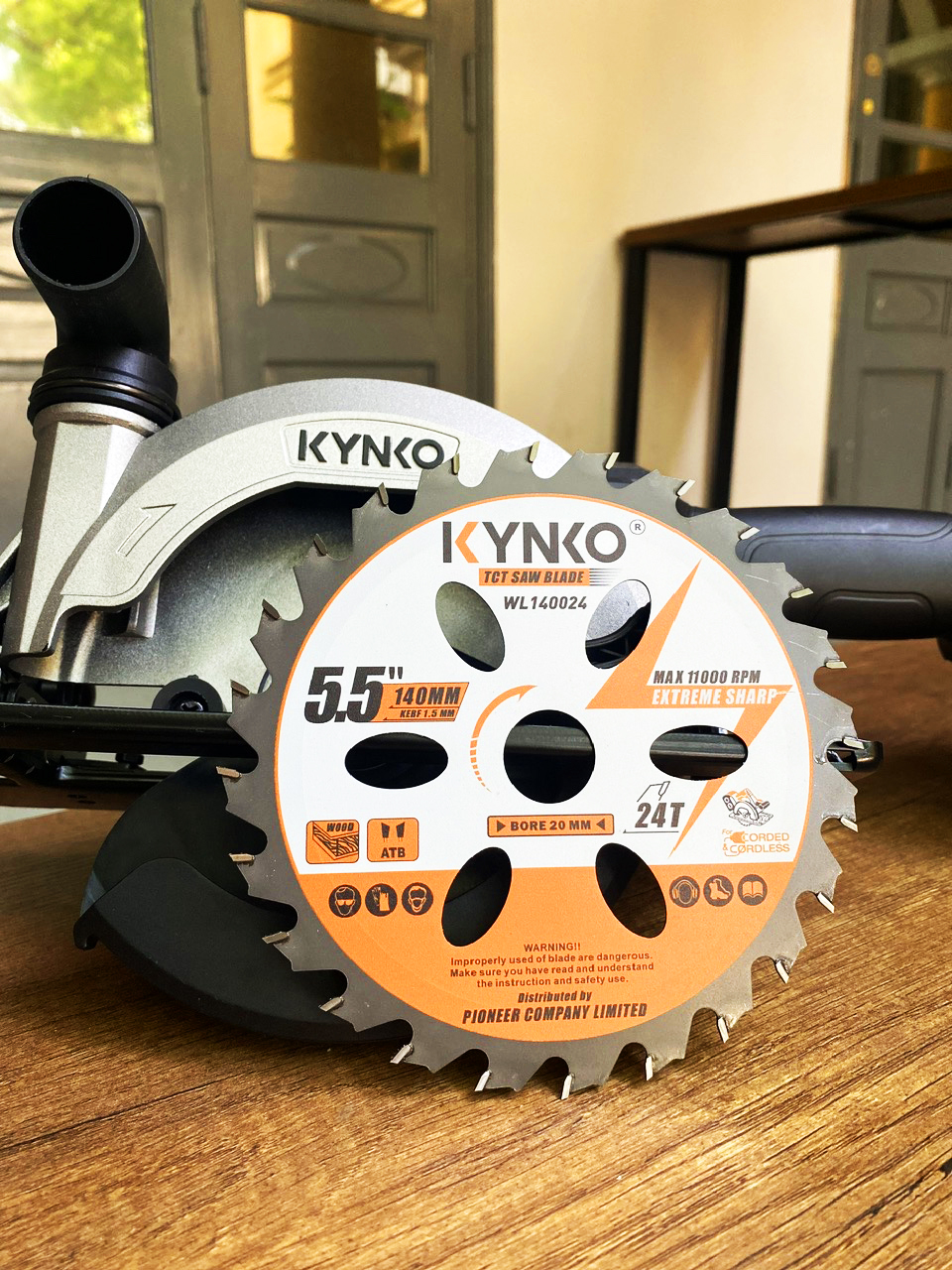 Lưỡi cưa gỗ siêu mỏng cho máy pin 24 răng đường kính Ø 140mm KYNKO WL140024
