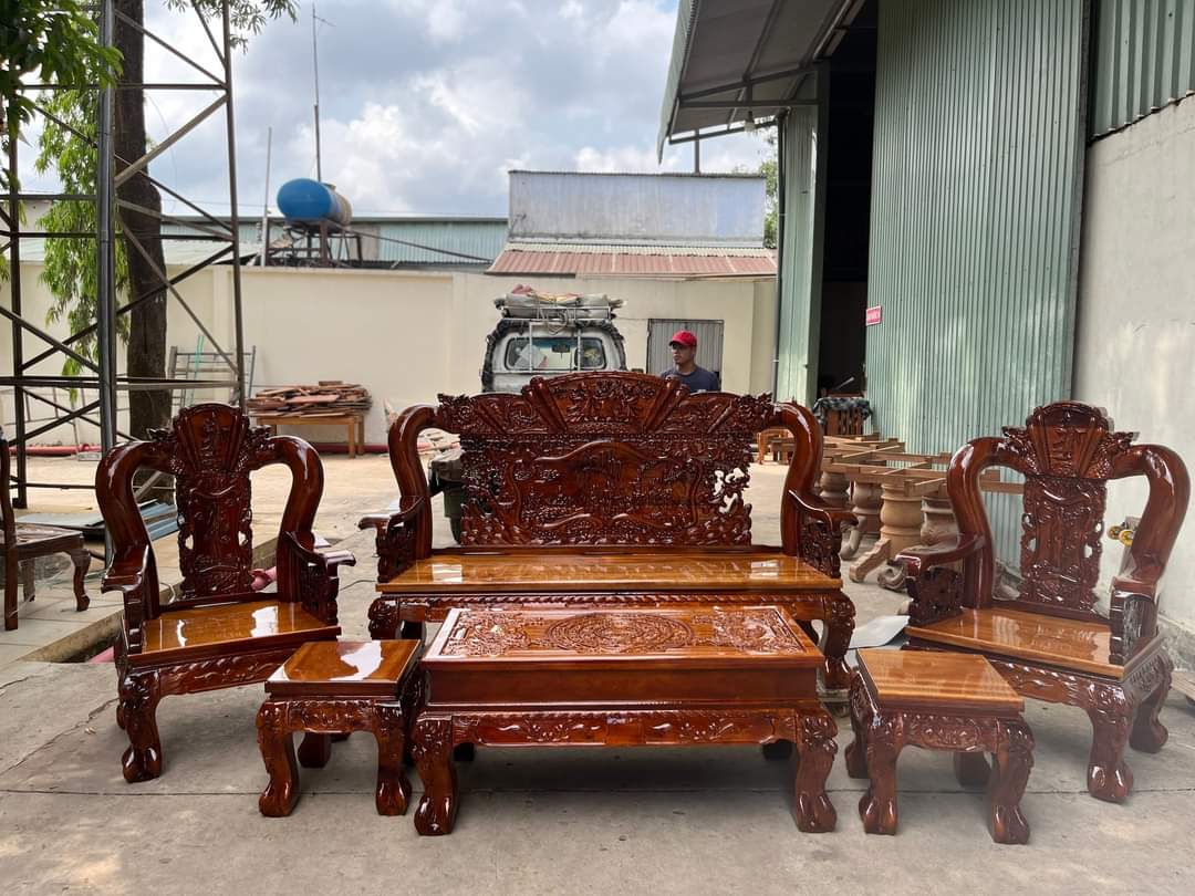 Bộ salon gỗ tràm vip tay 12 chạm ngựa đỉnh-Bộ bàn ghế phòng khách
