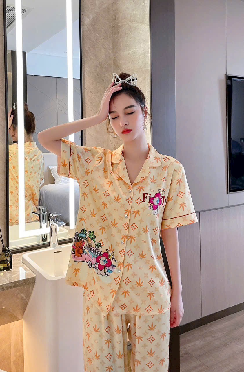 Bộ Đồ Ngủ Lụa Quảng Châu Cao Cấp Vàng Sang Xinh Xắn