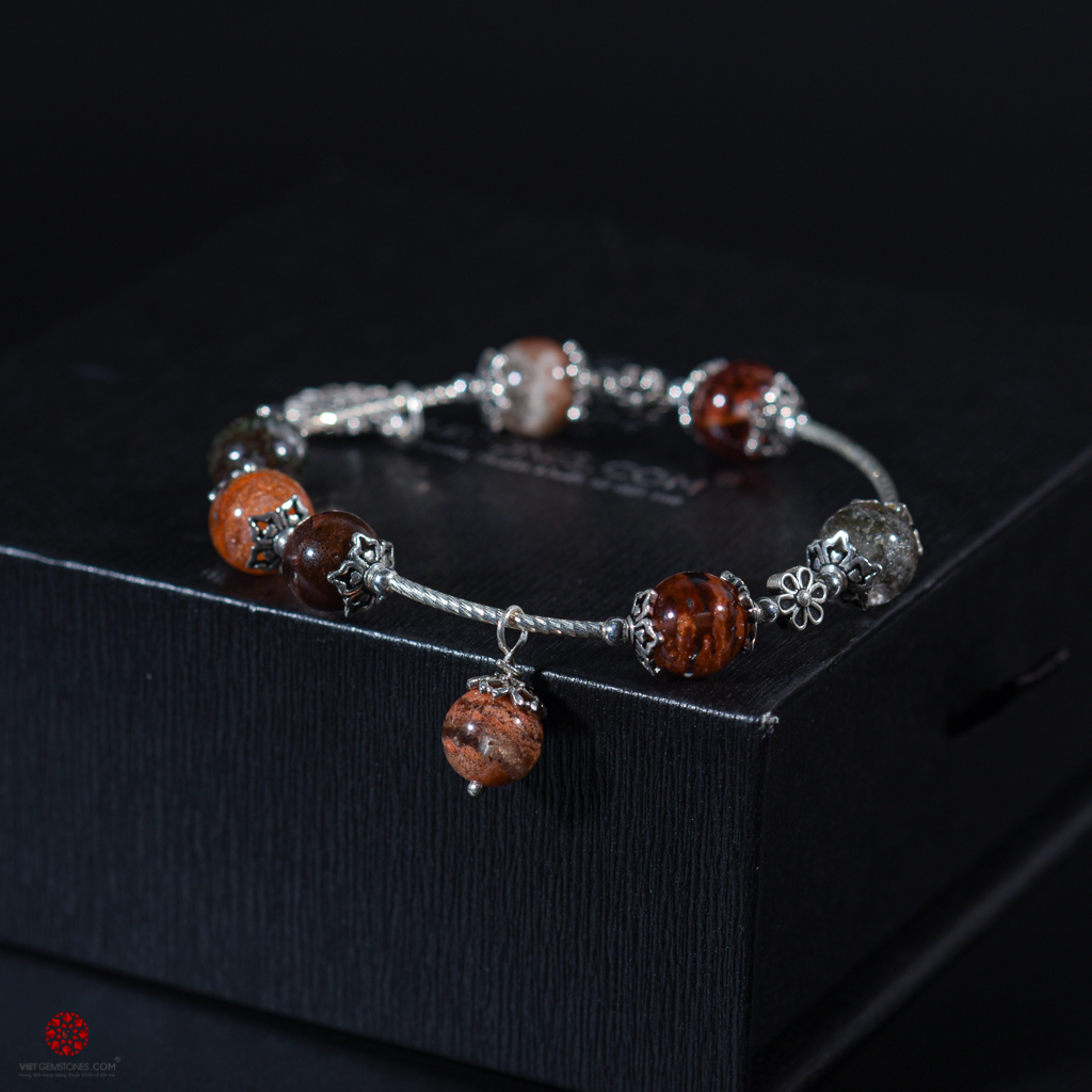 Lắc tay thạch anh ưu linh đa sắc phối charm bạc thái cao cấp 92.5% - Hỗ trợ tốt tất cả các mệnh | VietGemstones