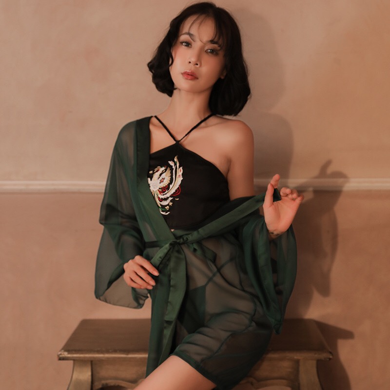 Set áo choàng xuyên thấu kèm bra thêu và chip lọt khe sexy Q602 - Áo choàng ngủ kèm bra chip lọt khe gợi cảm - Đồ ngủ nữ cổ trang quyến rũ