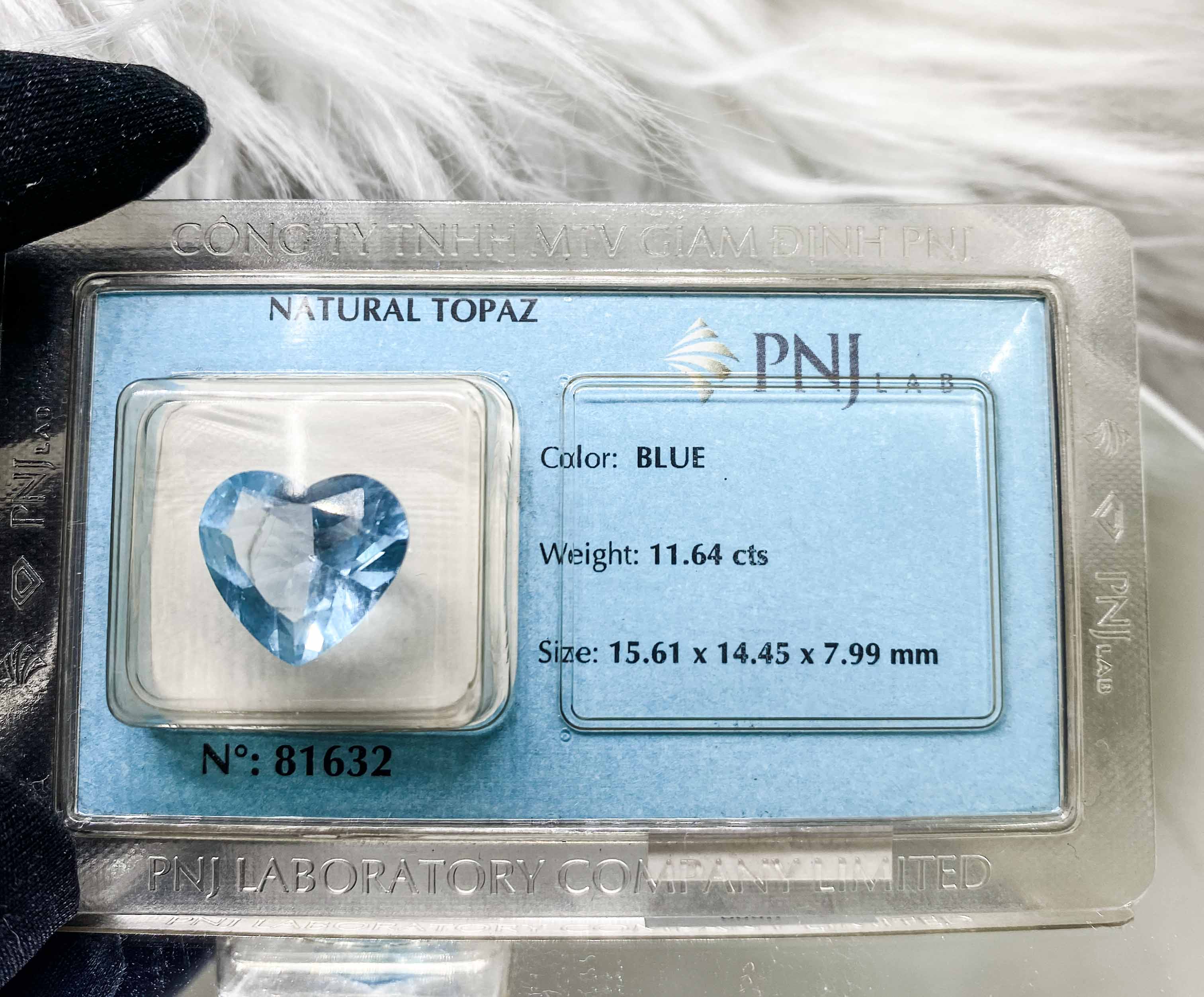 Viên Topaz trái tim mài giác 11.64ct 81632