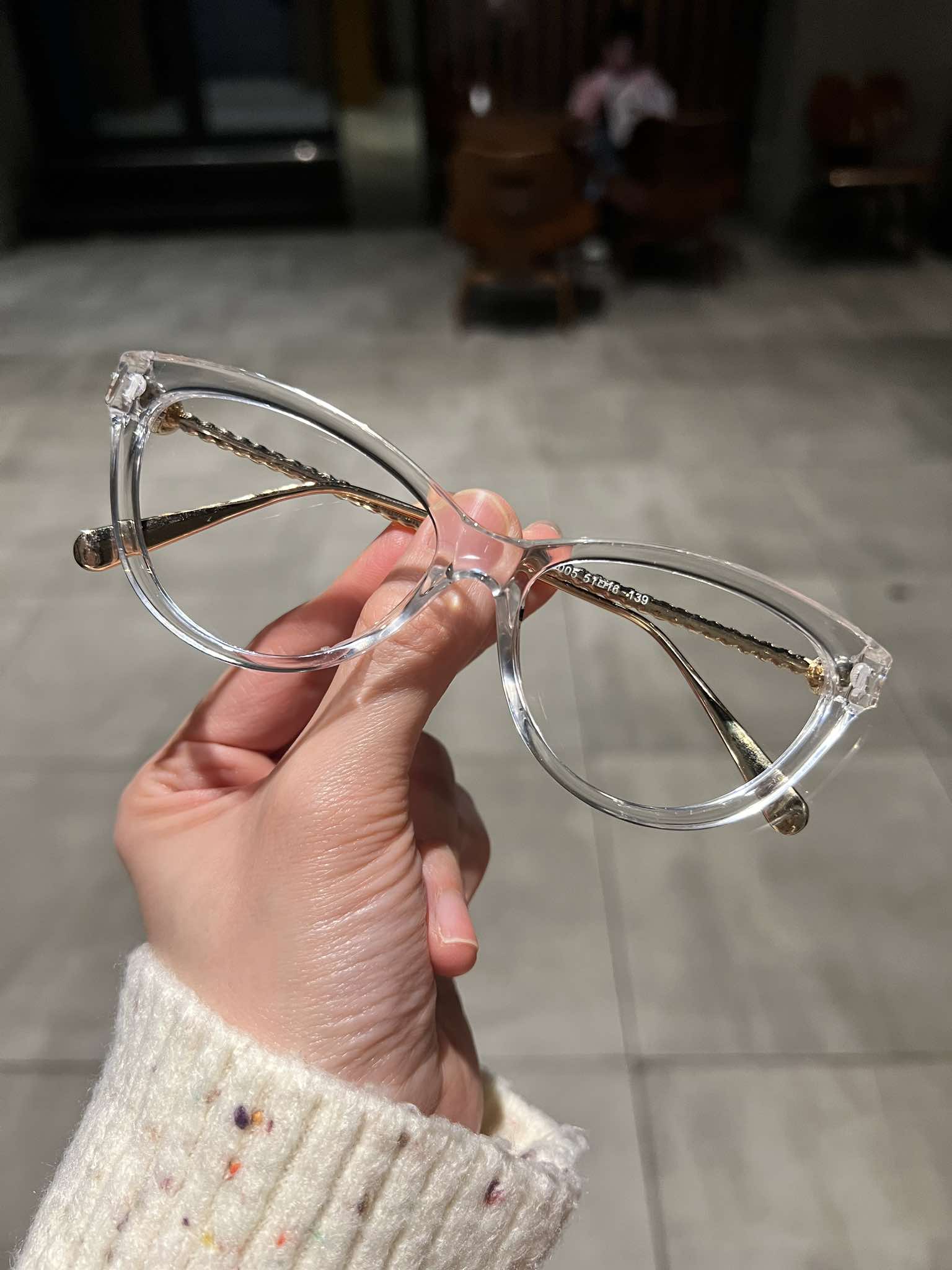 Kính Mắt mèo trong gọng kim loại cao cấp cho nữ