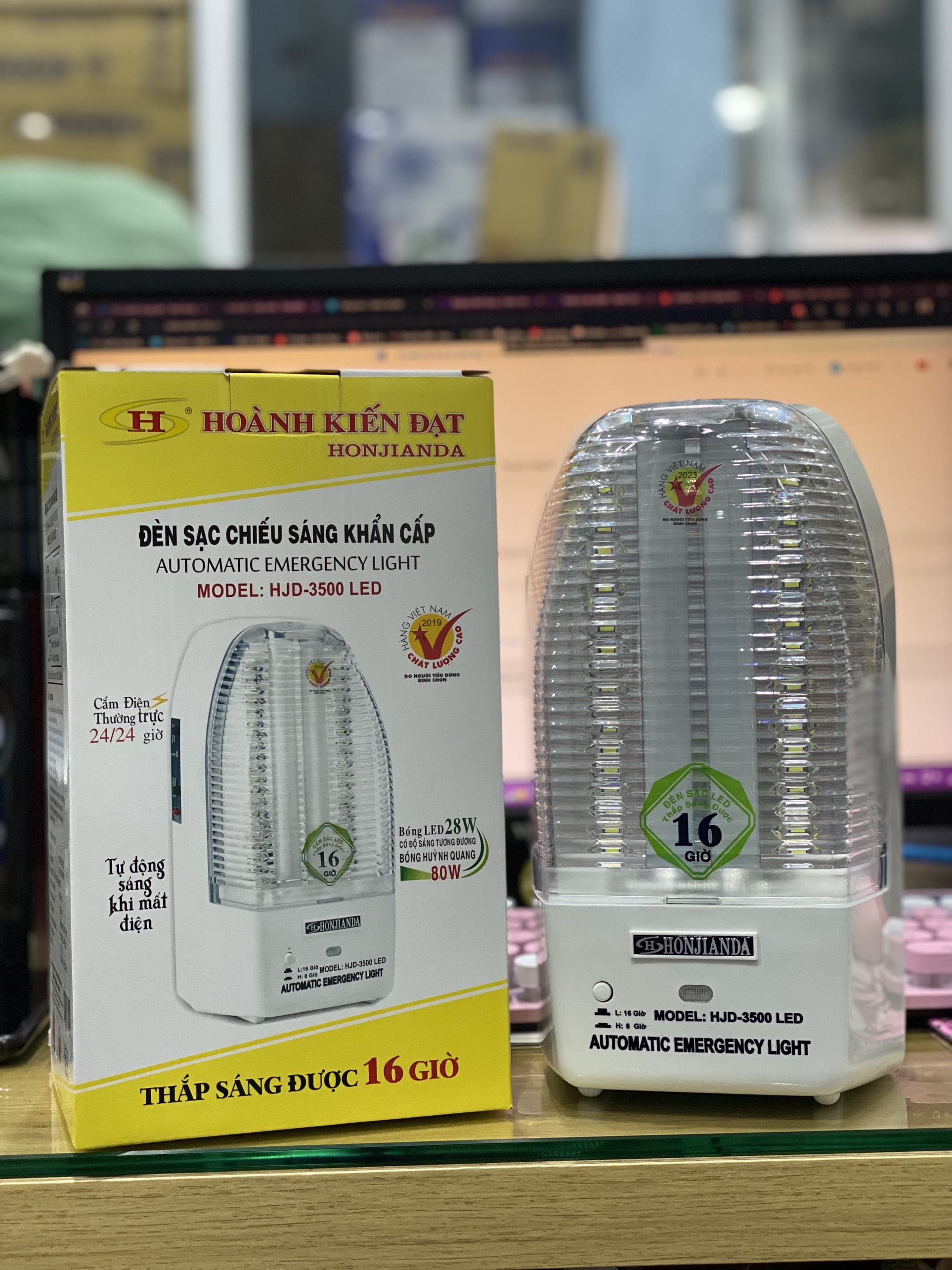 Đèn sạc tích điện chiếu sáng khẩn cấp Honjianda HJD-3500 LED - Hàng chính hãng