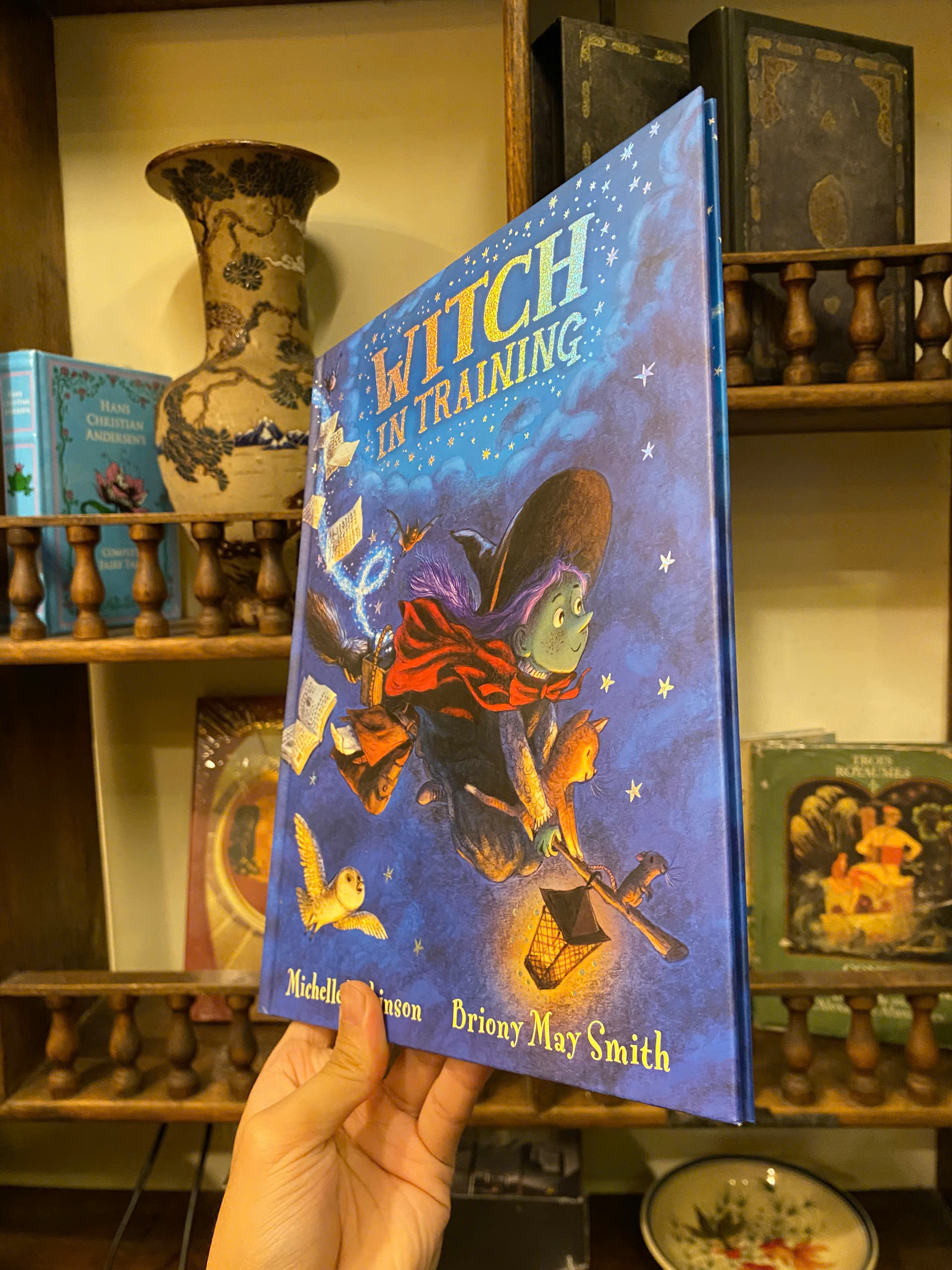 Sách - Witch in Training by Michelle Robinson | Children English Picture Books / Ngoại văn Bìa cứng