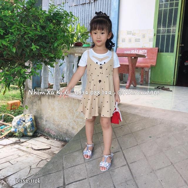Đầm yếm liền chấm bi cho bé yêu
