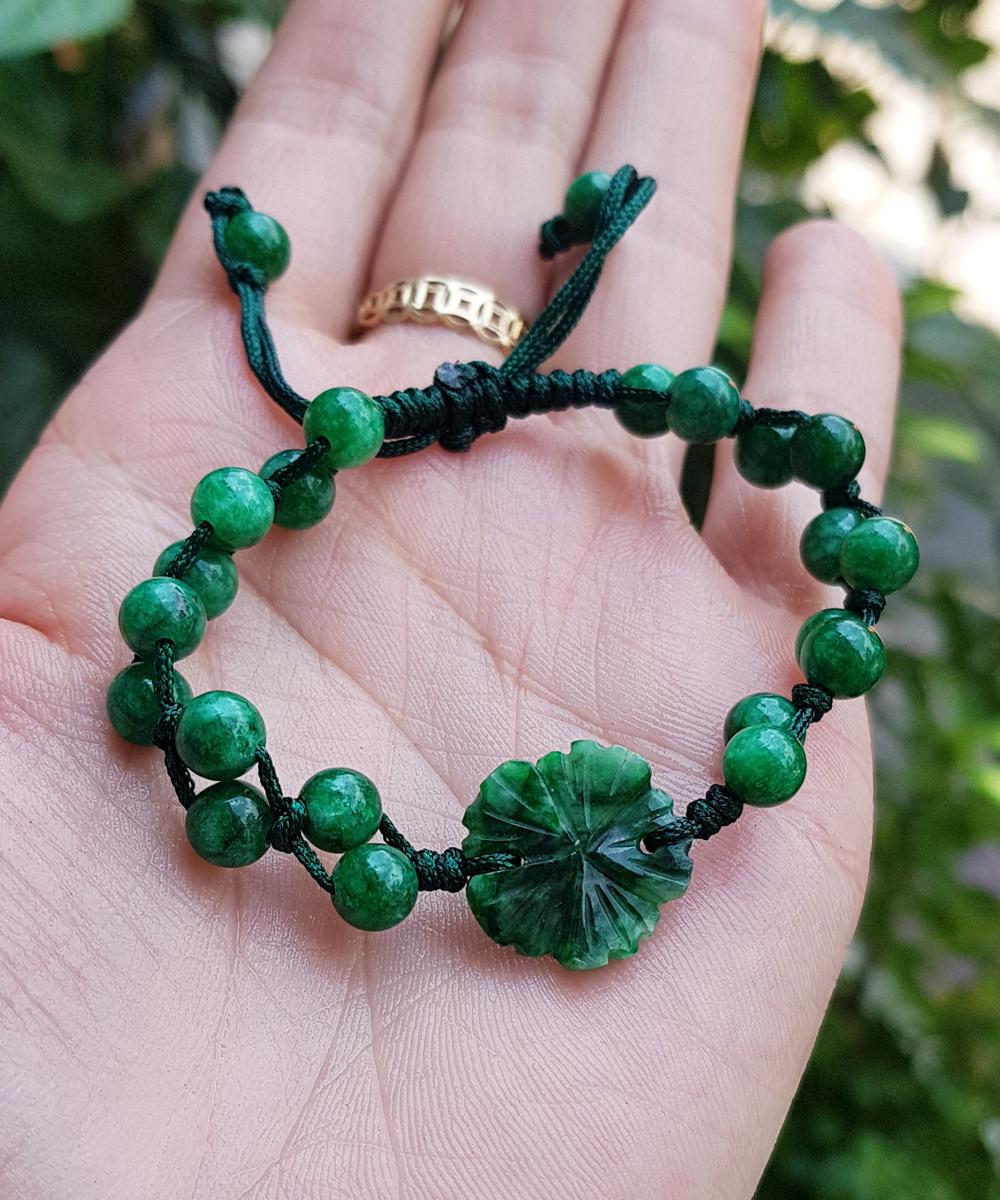 Vòng tay cỏ 4 lá ngọc sơn thủy tết dây