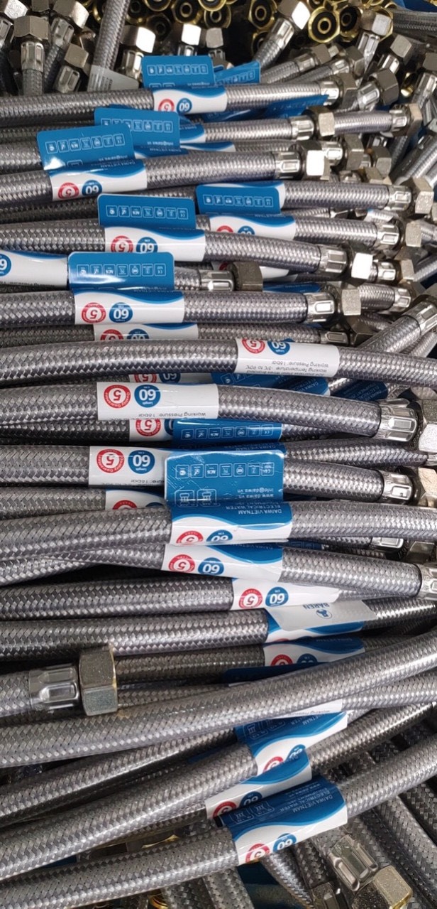 Dây cấp 3 lớp bình nóng lạnh 2 đầu ren trong Baren BÄREN 19BR40/60F/F145