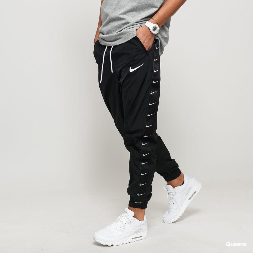 QUẦN JOGGER TAPED SWOOSH POPOVER - ĐEN