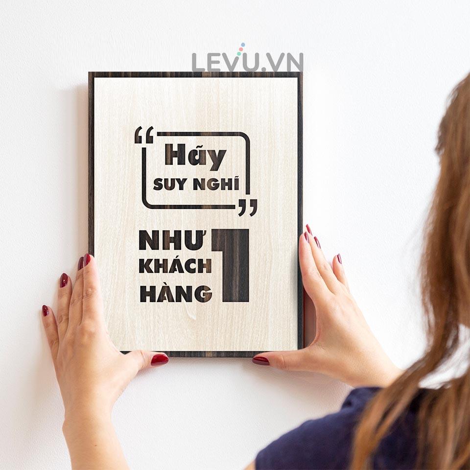Tranh tạo động lực LEVU LV015 "Hãy suy nghĩ như một khách hàng"