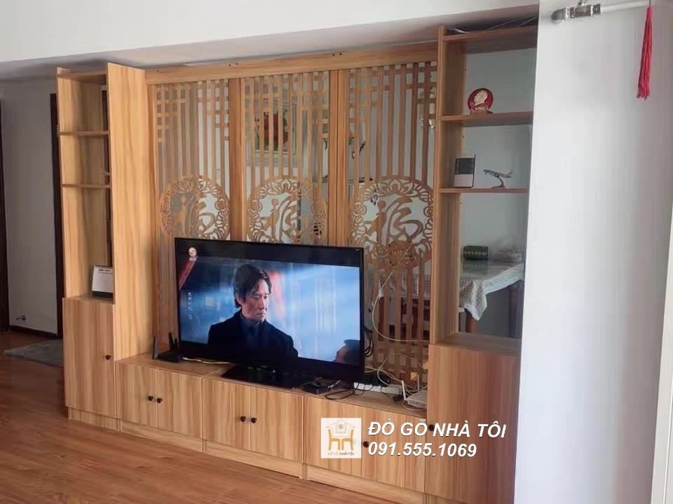 Vách Ngăn Hoa Văn Gỗ Ngăn Phòng Kết Hợp Kệ Tivi Đẹp 2m2 X 2m4 - TR633