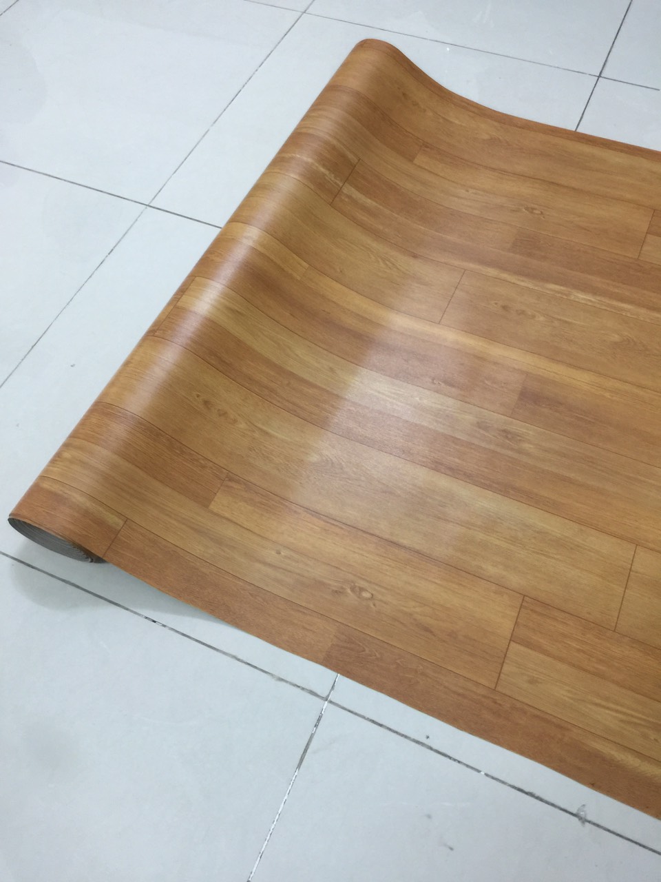 Thảm nhựa trải sàn giả gỗ màu nâu - combo 5m2