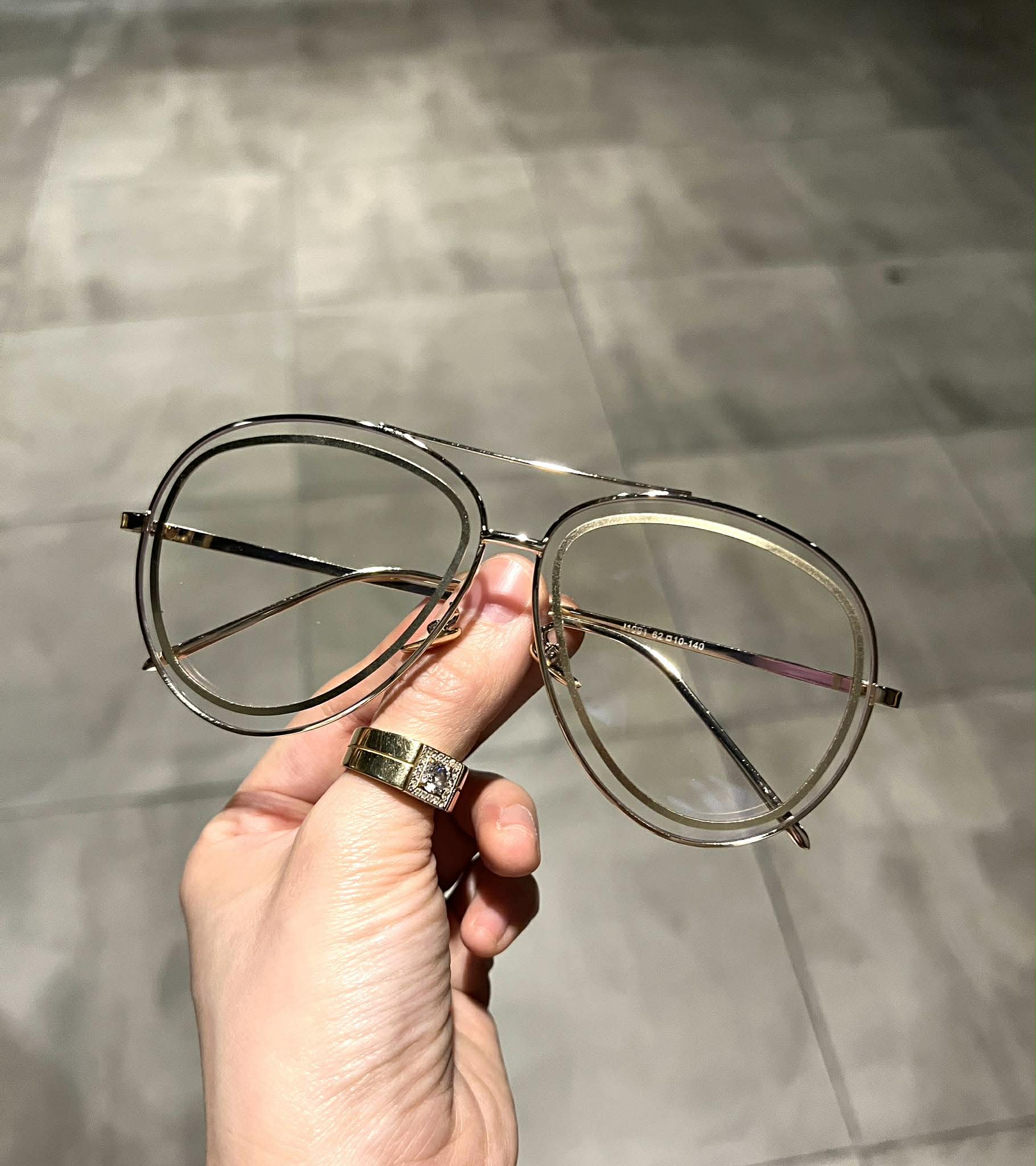 Kính mắt chống nắng đi đường dáng bầu tròn form to chất liệu kim loại cao cấp