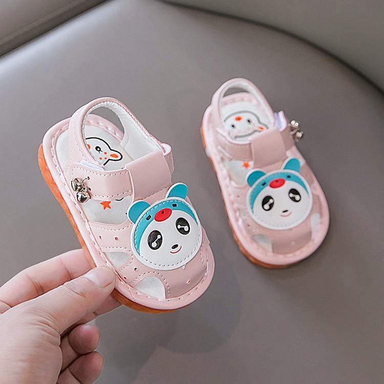 Sandal Tập Đi Cho Bé Trai Bé Gái Phát Tiếng Kêu Đế Mềm Chống Trơn Trượt Phong Cách Hàn Quốc D52