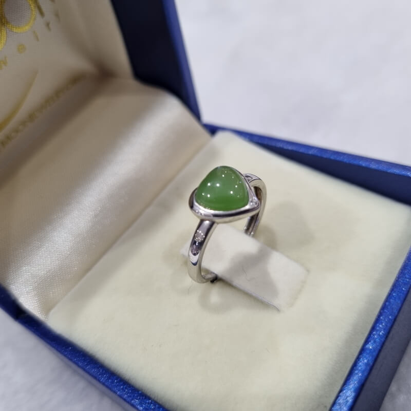 Nhẫn Ngọc Bích Canada hình trái tim Free Size - MOON Jewelry