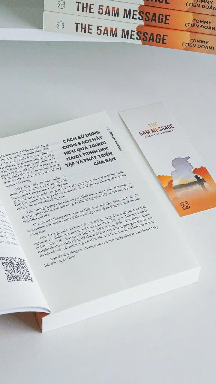 Sách - The 5AM Message - A 365-Day Journey - Hành Trình 365 Ngày
