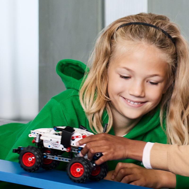 Đồ Chơi Lắp Ráp LEGO Technic Chiến Xe Mutt Dalmatian 42150