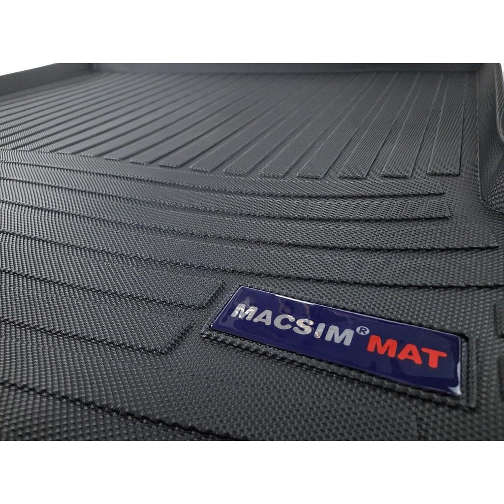 Thảm lót cốp xe ô tô Vifast Lux SA nhãn hiệu Macsim chất liệu TPV cao cấp màu đen
